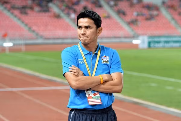 Cựu HLV ĐT Thái Lan Kiatisak.