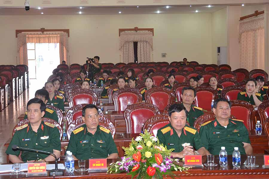 Các đại biểu tham dự buổi tọa đàm. Ảnh: Vĩnh Hoàng