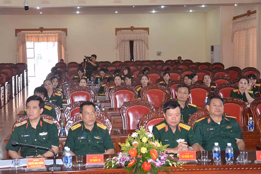 Các đại biểu tham dự buổi tọa đàm. Ảnh: Vĩnh Hoàng
