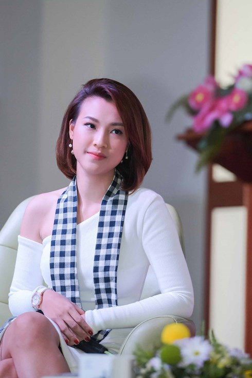 Á hậu Hoàng Oanh đặc biệt thu hút sự chú ý bởi lối ứng xử thông minh và vẻ ngoài xinh đẹp. Á hậu Hoàng Oanh đặc biệt thu hút sự chú ý bởi lối ứng xử thông minh và vẻ ngoài xinh đẹp.