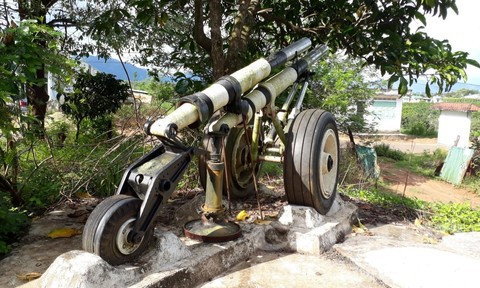 Một bộ phận của máy bay được ông Hoan vớt dưới Biển Hồ lên