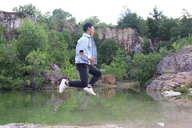 Những kiểu tạo dáng phá cách để tạo nét ảnh riêng 