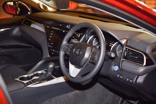 Nội thất Camry mới bổ sung nhiều công nghệ, tính năng tiện ích