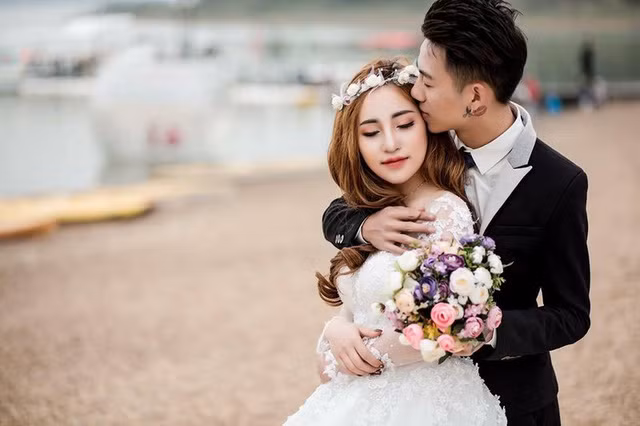  Vợ chồng Phú Khang và Hoàng Hà Anh