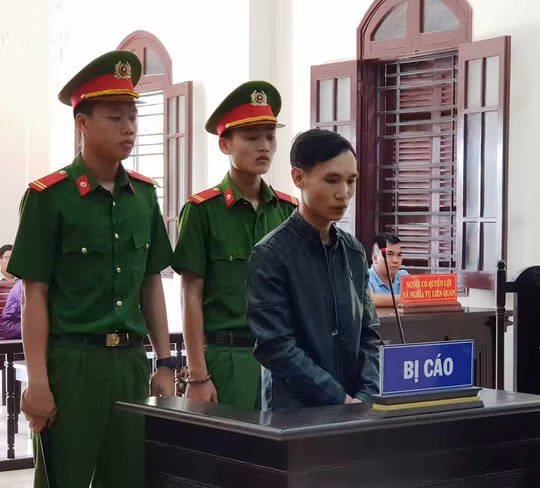  Bị cáo Nguyễn Mạnh Hùng trong phiên tòa hôm nay