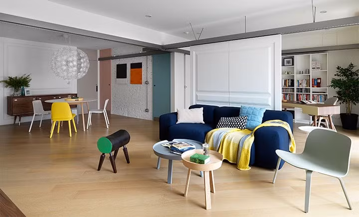  Cửa trượt ngăn cách giữa phòng khách và phòng làm việc, có thể tháo ra lúc cần.