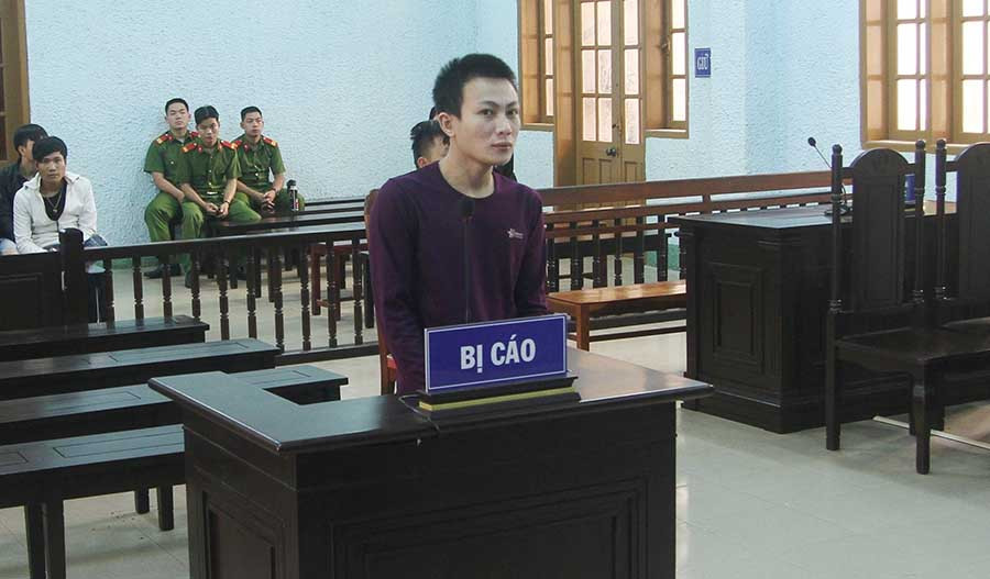  Bị cáo Trần Văn Kha bị tuyên phạt 12 tháng tù giam. Ảnh: Văn Ngọc