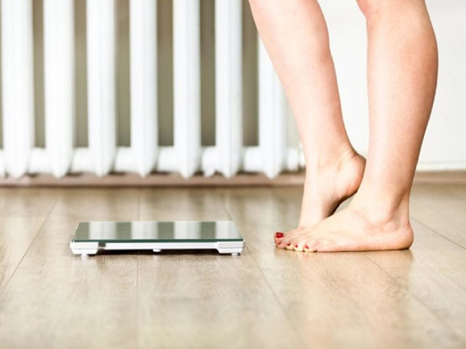 Đau lưng kèm theo sụt cân không rõ nguyên nhân có thể là dấu hiệu cảnh báo khối u ở cột sống