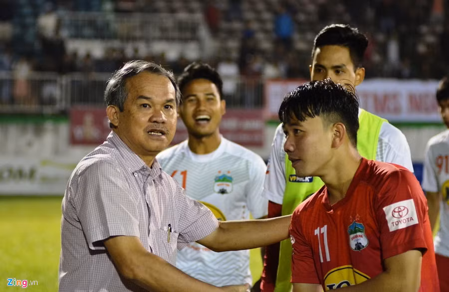 Bầu Đức thành công nhiều và thất bại không ít với lứa trẻ của HAGL. Ảnh: Nguyễn Đăng.