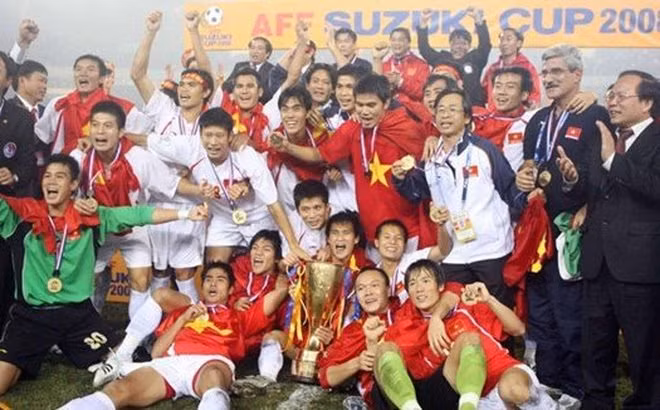 Tuyển Việt Nam lên chức vô địch AFF Cup 2008 với một hành trình khó khăn khó tin
