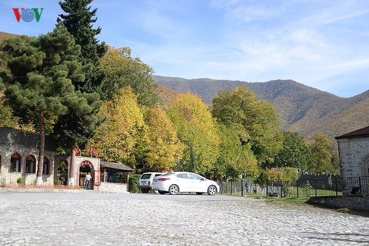 Hương sắc mùa thu đa màu sắc đầy lôi cuốn tại Sheki – một trong các thành phố cổ xưa nhất của Azerbaijan.