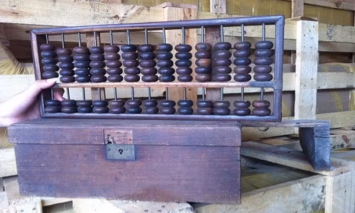  Chỉ cần nhìn qua là họ có thể nhận biết được đây là gỗ sưa.