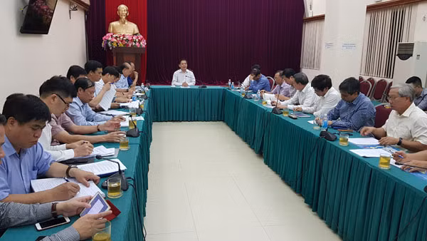 Bộ trưởng Nguyễn Văn Thể chủ trì buổi làm việc chiều qua (2/10) về việc chuyển giao 5 tổng công ty thuộc Bộ GTVTvề Ủy ban Quản lý vốn Nhà nước tại doanh nghiệp