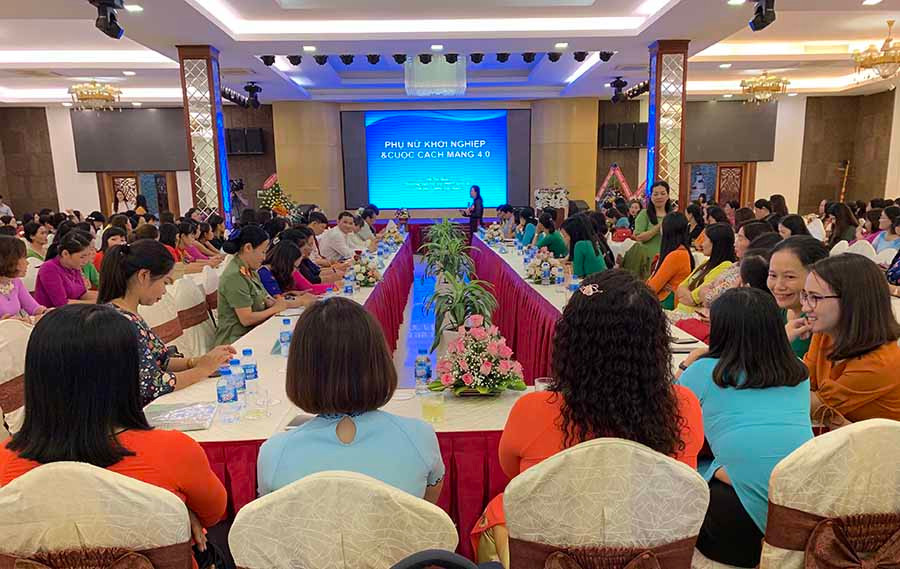 Phụ nữ khởi nghiệp và cuộc cách mạng 4.0. Ảnh: Hoàng Ngọc