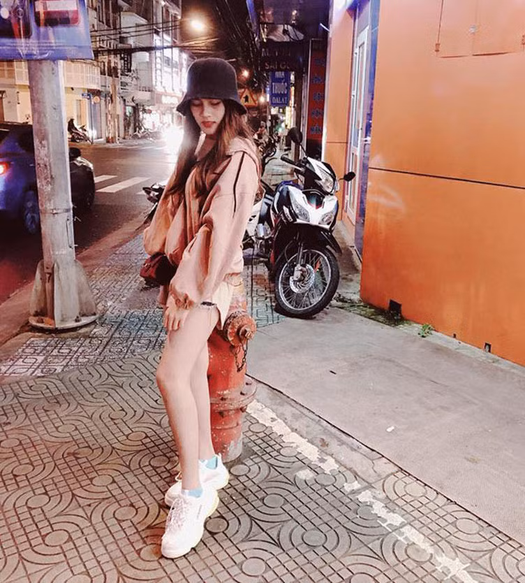 Thiếu nữ 22 tuổi cho Zing.vn biết cô đã gặp không ít chuyện 