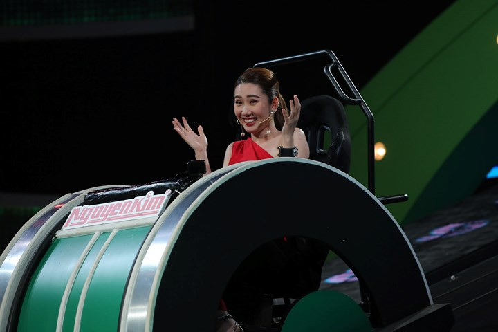  Sự tự tin và hiểu rõ bản thân giúp Thúy Ngân toát lên thần thái trẻ trung và nhan sắc đỉnh cao ở độ tuổi đẹp nhất. 