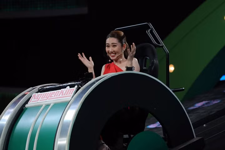  Sự tự tin và hiểu rõ bản thân giúp Thúy Ngân toát lên thần thái trẻ trung và nhan sắc đỉnh cao ở độ tuổi đẹp nhất. 