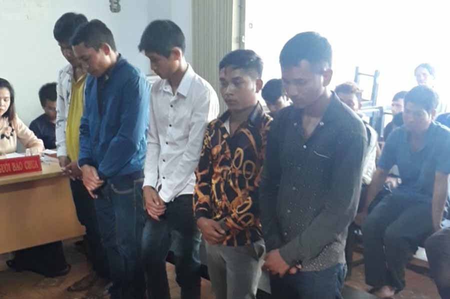  Các bị cáo trước tòa. Ảnh: Lê Trang 
