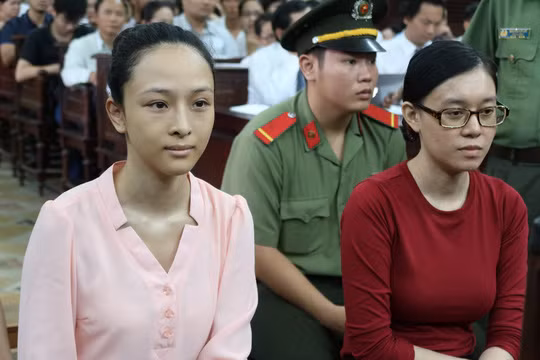 Trương Hồ Phương Nga (trái) và Nguyễn Đức Thùy Dung