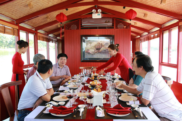 Thưởng thức những món ăn hấp dẫn