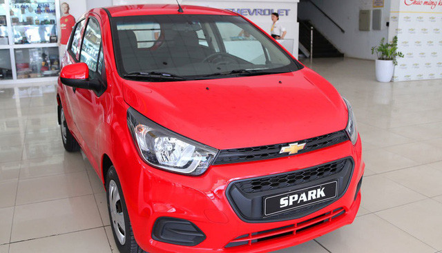 Chevrolet Spark Duo hiện rơi về mốc chỉ 265 triệu đồng, trở thành chiếc ô tô rẻ nhất Việt Nam hiện nay. Chevrolet Spark Duo hiện rơi về mốc chỉ 265 triệu đồng, trở thành chiếc ô tô rẻ nhất Việt Nam hiện nay.