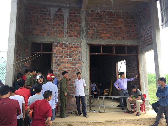 Lực lượng Công an đang khám nghiệm hiện trường