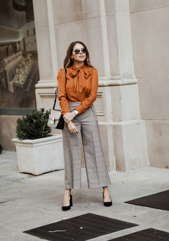 Ở mùa thu đông năm nay, tông nâu được pha trộn cùng sắc cam để tạo nên sự mới mẻ và tránh cảm giác già nua.