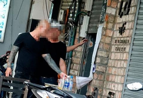 Một nhóm xã hội đen xăm trổ đi đòi nợ (Ảnh minh họa)