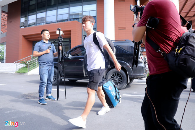 Minh Vương (áo trắng) bị loại là quyết định gây bất ngờ của HLV Park Hang-seo.