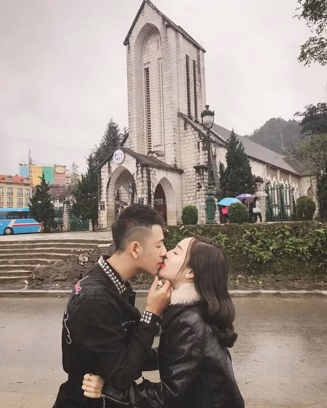 Hình ảnh hạnh phúc của cặp đôi Hà Nội