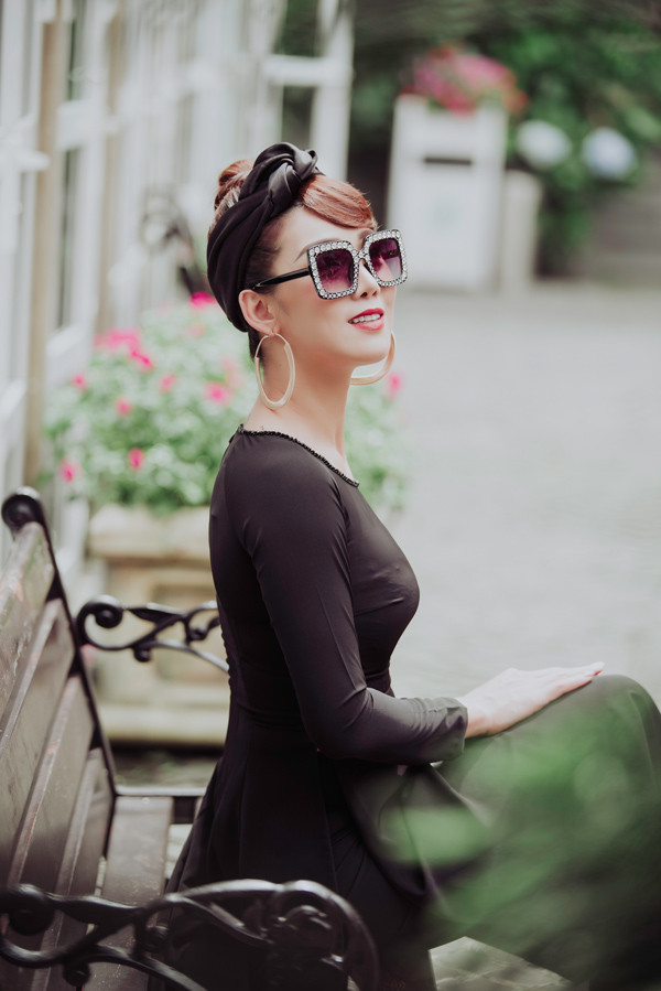 Photo: Nguyen Vu. Make-up: Fa Nguyễn. Áo dài: NTK Minh Minh. Photo: Nguyen Vu. Make-up: Fa Nguyễn. Áo dài: NTK Minh Minh.