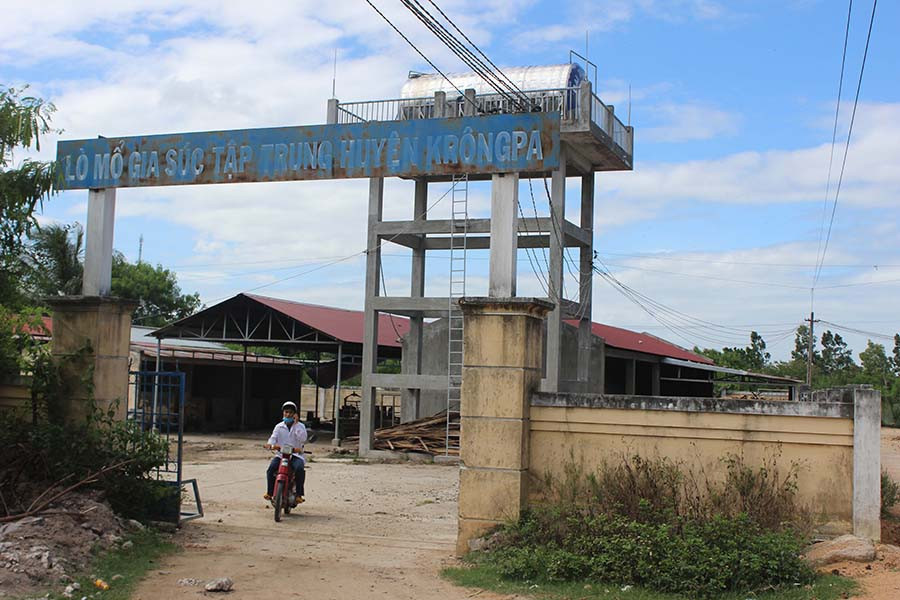 Huyện Krông Pa đầu tư xây dựng và vận động người dân đưa gia súc vào khu giết mổ tập trung. Ảnh: Nguyễn Diệp  Huyện Krông Pa đầu tư xây dựng và vận động người dân đưa gia súc vào khu giết mổ tập trung. Ảnh: Nguyễn Diệp