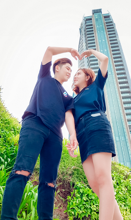 Tính năng điều khiển từ xa trên S Pen cho phép chàng ghi lại những khoảnh khắc cùng nửa kia và bấm chụp mà không cần chạm vào điện thoại. Tính năng điều khiển từ xa trên S Pen cho phép chàng ghi lại những khoảnh khắc cùng nửa kia và bấm chụp mà không cần chạm vào điện thoại.