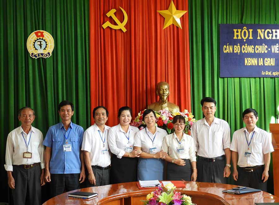  Đội ngũ cán bộ công chức của Kho bạc Nhà nước huyện Ia Grai. Ảnh: T.N