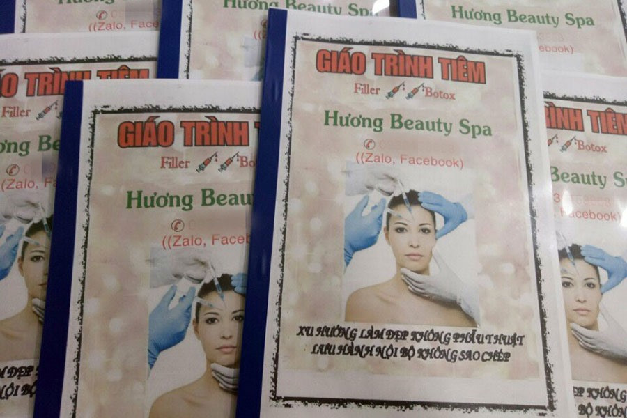Giáo trình một cơ sở thẩm mỹ tự biên soạn về tiêm filler cung cấp cho các học viên. Ảnh: PV