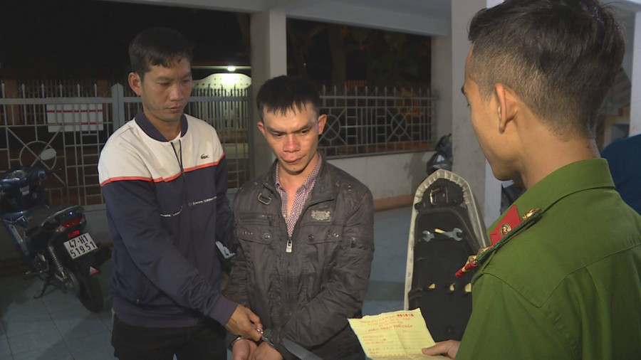 Đối tượng Cường bị cơ quan công an bắt giữ.