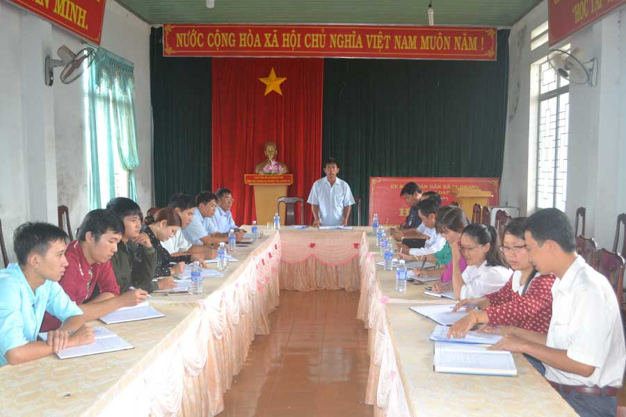  Một buổi sinh hoạt của CLB Nông dân với pháp luật xã Ia Drăng. Ảnh: H.M