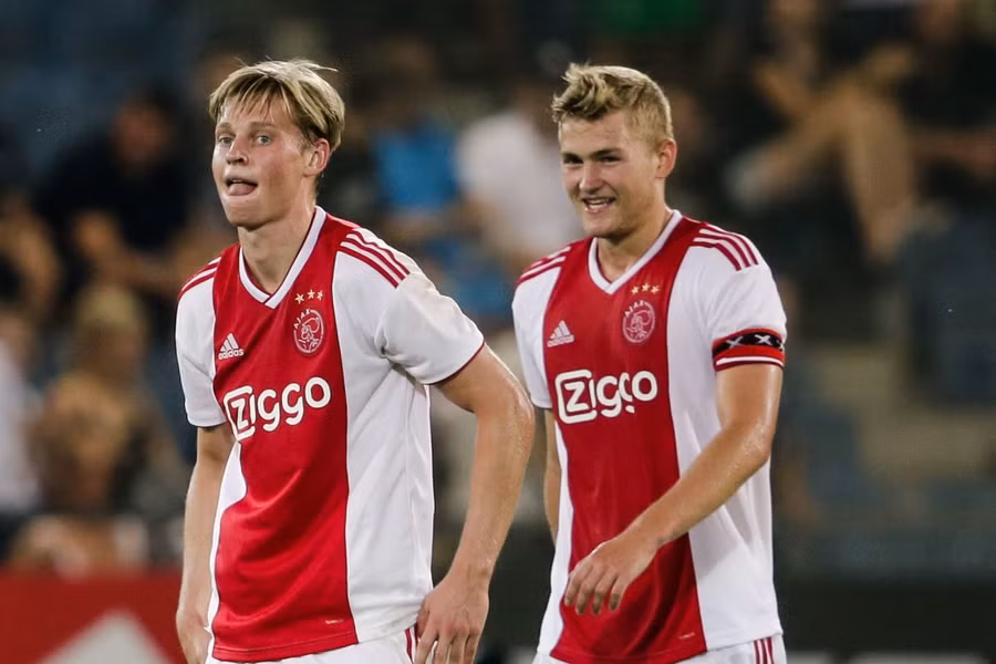 Bộ đôi trẻ De Jong và D Ligt của Ajax