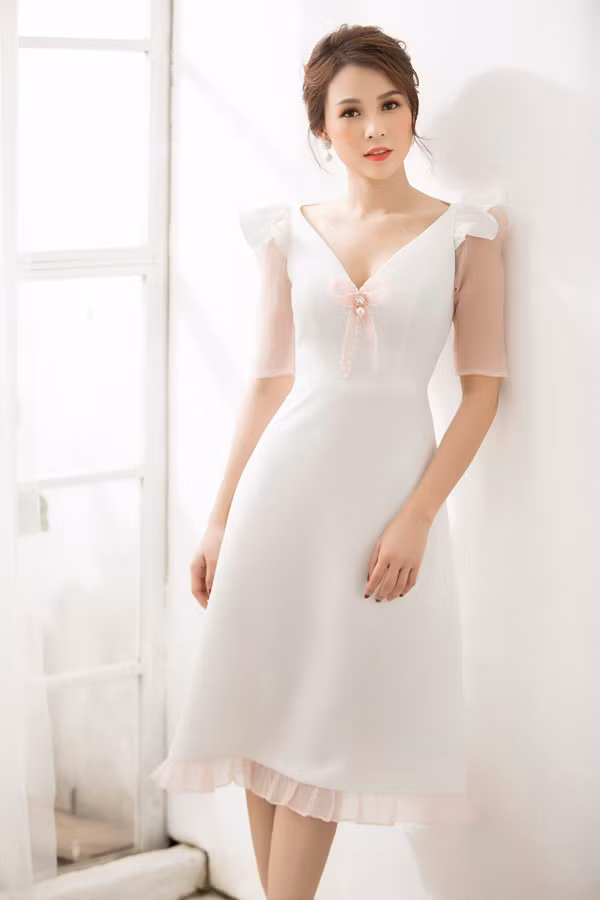  Bộ ảnh được thực hiện với sự hỗ trợ của nhiếp ảnh Lê Thiện Viễn, trang điểm Hiwon