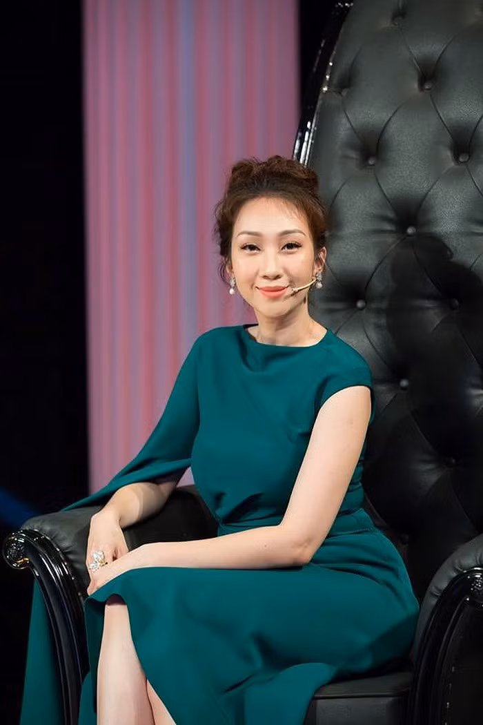  Ca sĩ Lều Phương Anh.