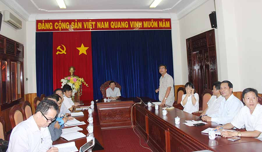  TS Trần Minh Hải giới thiệu các mô hình HTX kiểu mới hoạt động hiệu quả. Ảnh: Nguyễn Diệp 