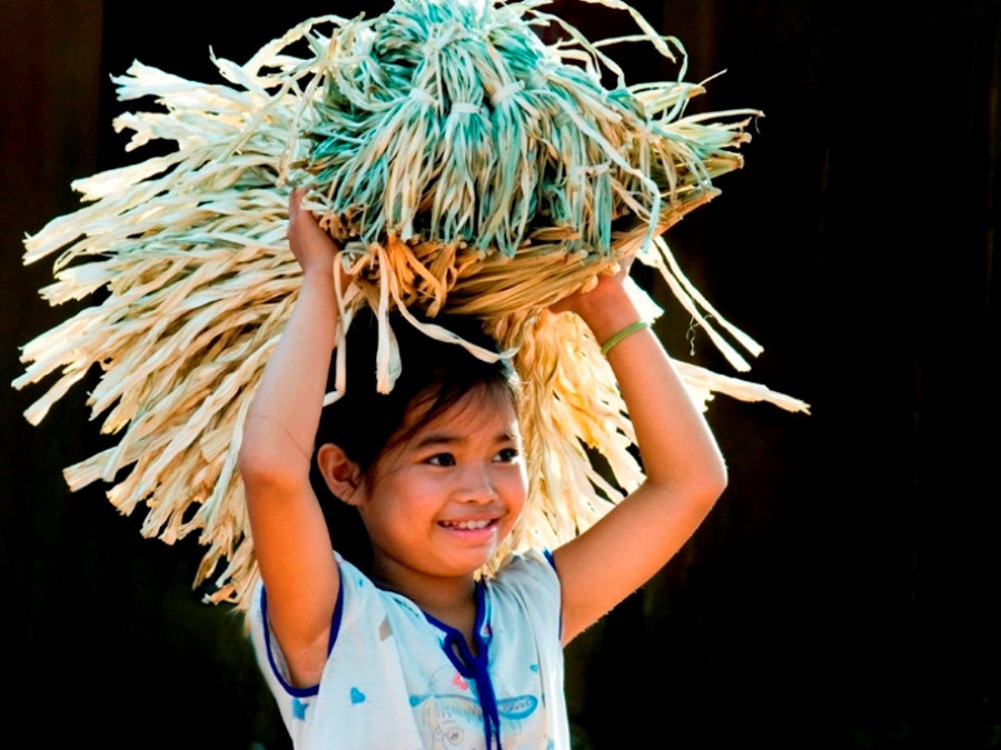 'Tuổi thơ làng Chuông (Thanh Oai)' qua ống kính của tác giả Tuyết Minh.  'Tuổi thơ làng Chuông (Thanh Oai)' qua ống kính của tác giả Tuyết Minh.