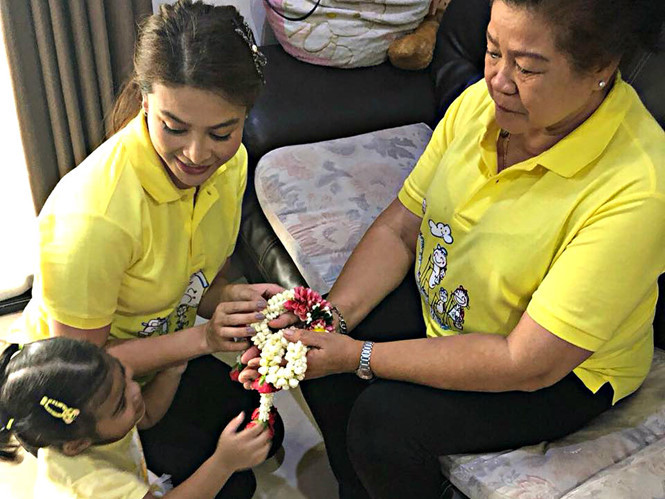  Zara mừng ngày của mẹ (Ảnh: Facebook Nusara Zara Zara)