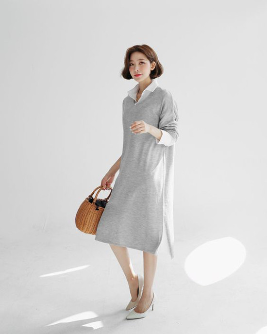 Trong tiết trời dịu mát, các kiểu áo sơ mi dáng đơn giản còn có thể mix cùng áo nỉ, váy dạ, váy len phom dáng rộng. Trong tiết trời dịu mát, các kiểu áo sơ mi dáng đơn giản còn có thể mix cùng áo nỉ, váy dạ, váy len phom dáng rộng.