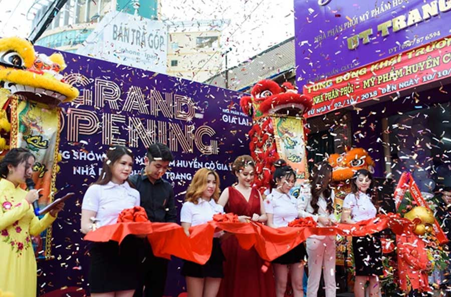 Một Showroom Mỹ phẩm Huyền Cò sang trọng và hoành tráng đã chính thức có mặt tại TP.Pleiku.