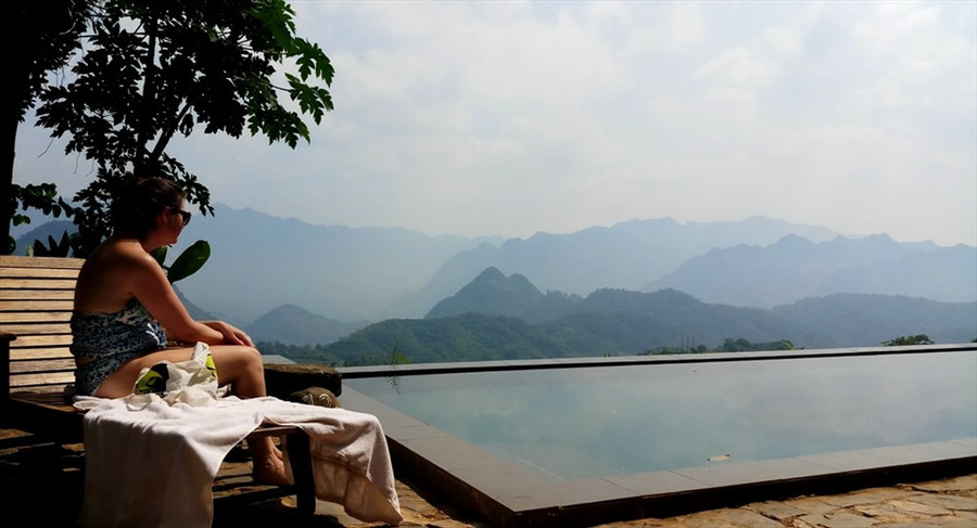  Hàng năm hàng chục nghìn du khách đến với Fù Luông để trải nghiệm.