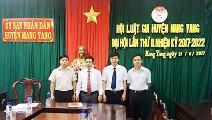  Ra mắt Ban Chấp hành mới. Ảnh: Đinh Yến