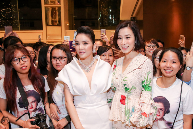 Lần thứ ba người đẹp TVB đến Việt Nam dự sự kiện do Lý Nhã Kỳ tổ chức. Lần thứ ba người đẹp TVB đến Việt Nam dự sự kiện do Lý Nhã Kỳ tổ chức.