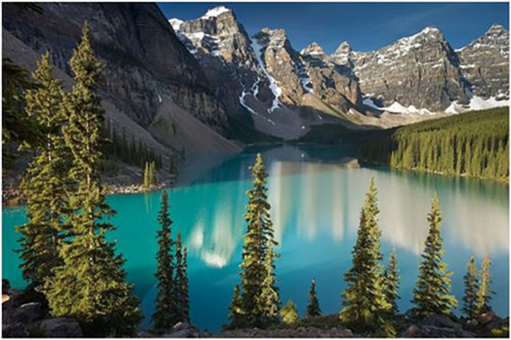 Ten Peaks, Canada: Một trong những thung lũng đẹp nhất của thế giới là Ten Peaks, nằm trong một công viên quốc gia ở Canada. Nó được bao quanh bởi mười đỉnh núi khác nhau và bao gồm cả hồ Moraine nổi tiếng. Trước đó, những đỉnh núi này được đặt tên theo con số từ một đến mười, nhưng gần đây có ba đỉnh núi được đặt tên theo những nhân vật nổi tiếng trên thế giới. Ten Peaks, Canada: Một trong những thung lũng đẹp nhất của thế giới là Ten Peaks, nằm trong một công viên quốc gia ở Canada. Nó được bao quanh bởi mười đỉnh núi khác nhau và bao gồm cả hồ Moraine nổi tiếng. Trước đó, những đỉnh núi này được đặt tên theo con số từ một đến mười, nhưng gần đây có ba đỉnh núi được đặt tên theo những nhân vật nổi tiếng trên thế giới.