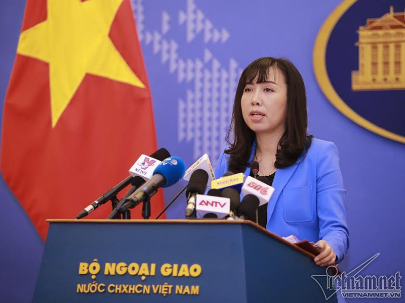 Người phát ngôn Bộ Ngoại giao trong cuộc họp báo thường kỳ chiều 15-6. Người phát ngôn Bộ Ngoại giao trong cuộc họp báo thường kỳ chiều 15-6.